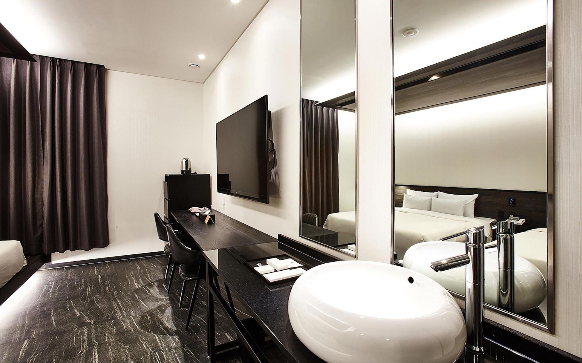 Hotel Wanted Incheon Dış mekan fotoğraf